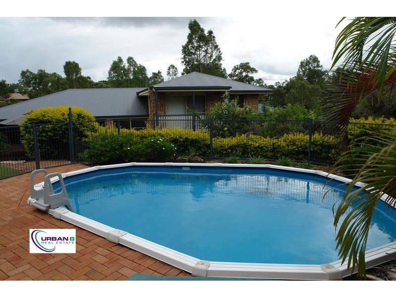 66 Gibson Cres, Bellbowrie QLD 4070